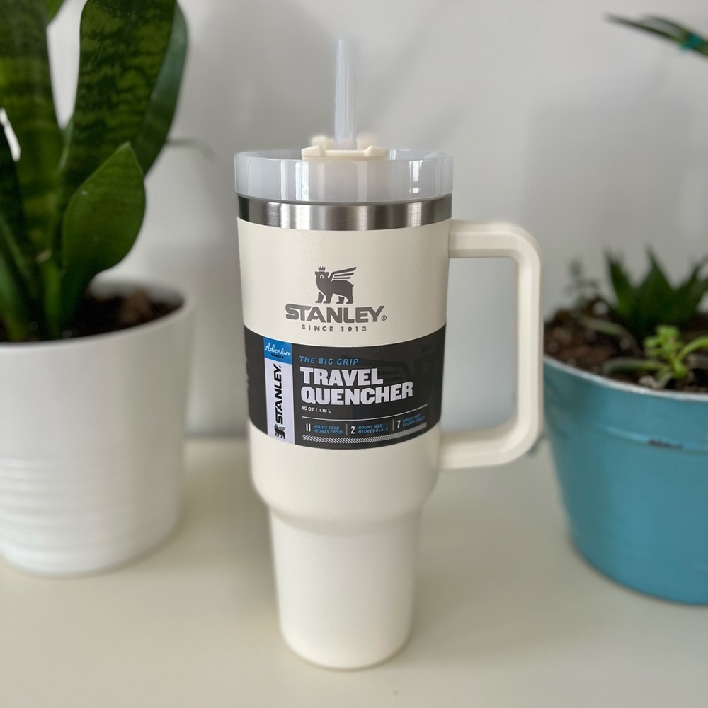 NEW Stanley Tumbler - 40 oz (Cream)